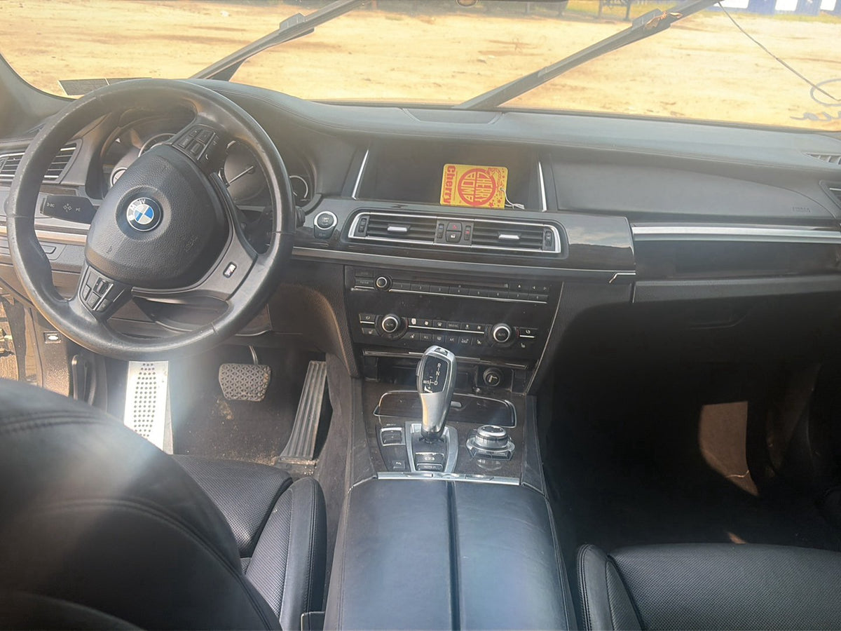 2013 BMW 740i F01