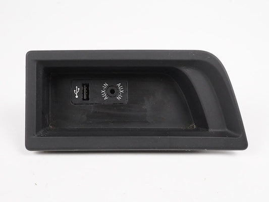 2012 - 2018 Bmw 3 Series F30 Center Console Auxiliary Aus Usb Socket 51169207357