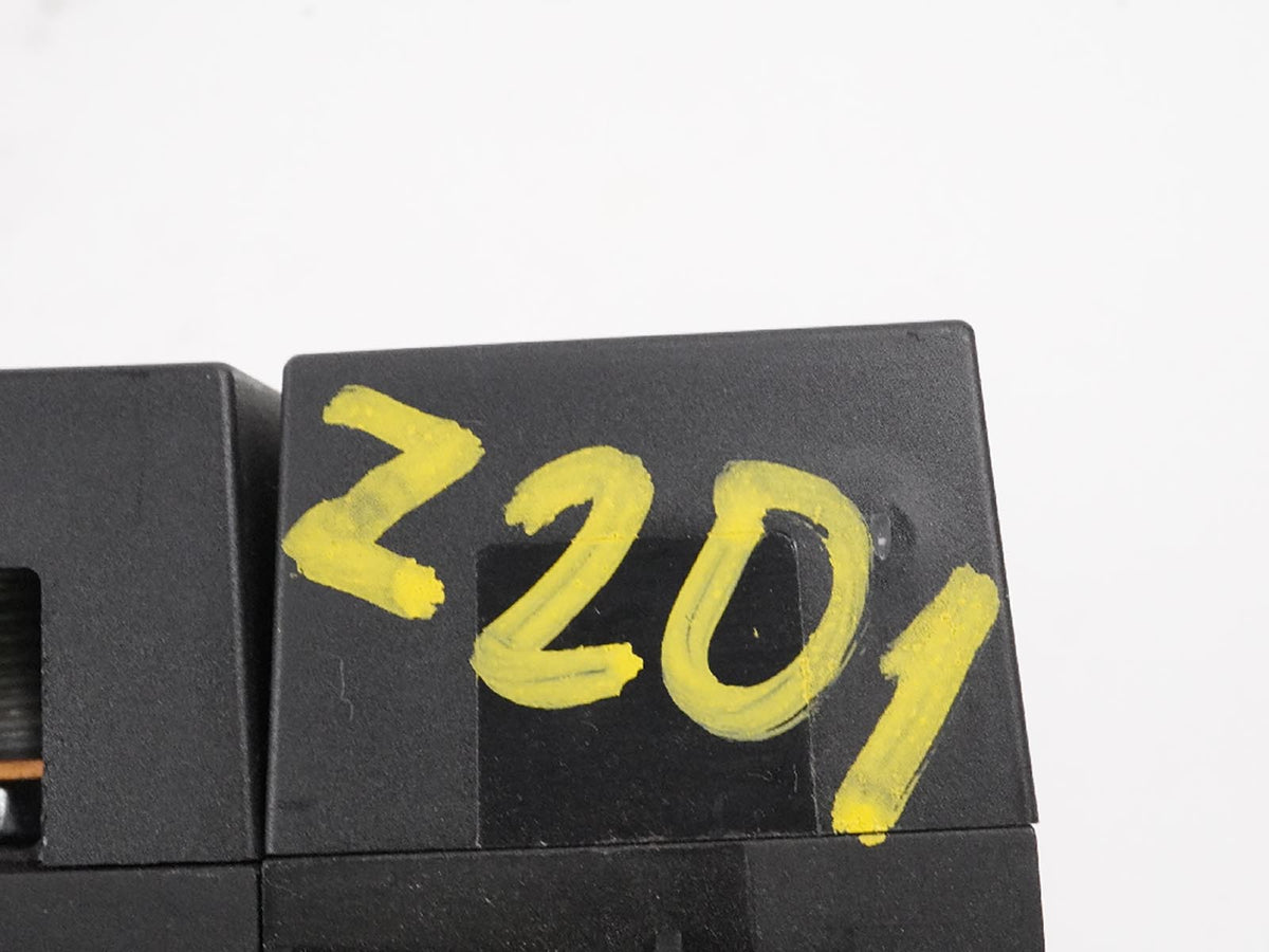 2009 - 2011 Jaguar Xf X250 BaTTery Terminal Positive Junction Power Distribution