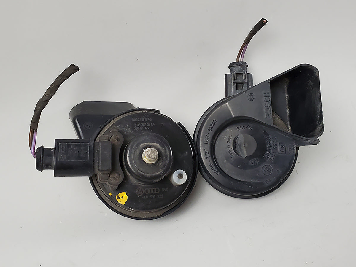 2007 - 2015 Audi Q7 4L Horn Signal High Low Note Tone Alarm Siren Set Of 2 OEM