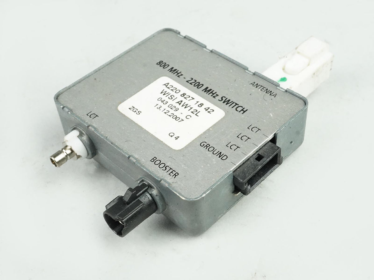 2007 - 2013 Mercedes Benz S Class W221 Antenna  Amplifier Booster Phone Module