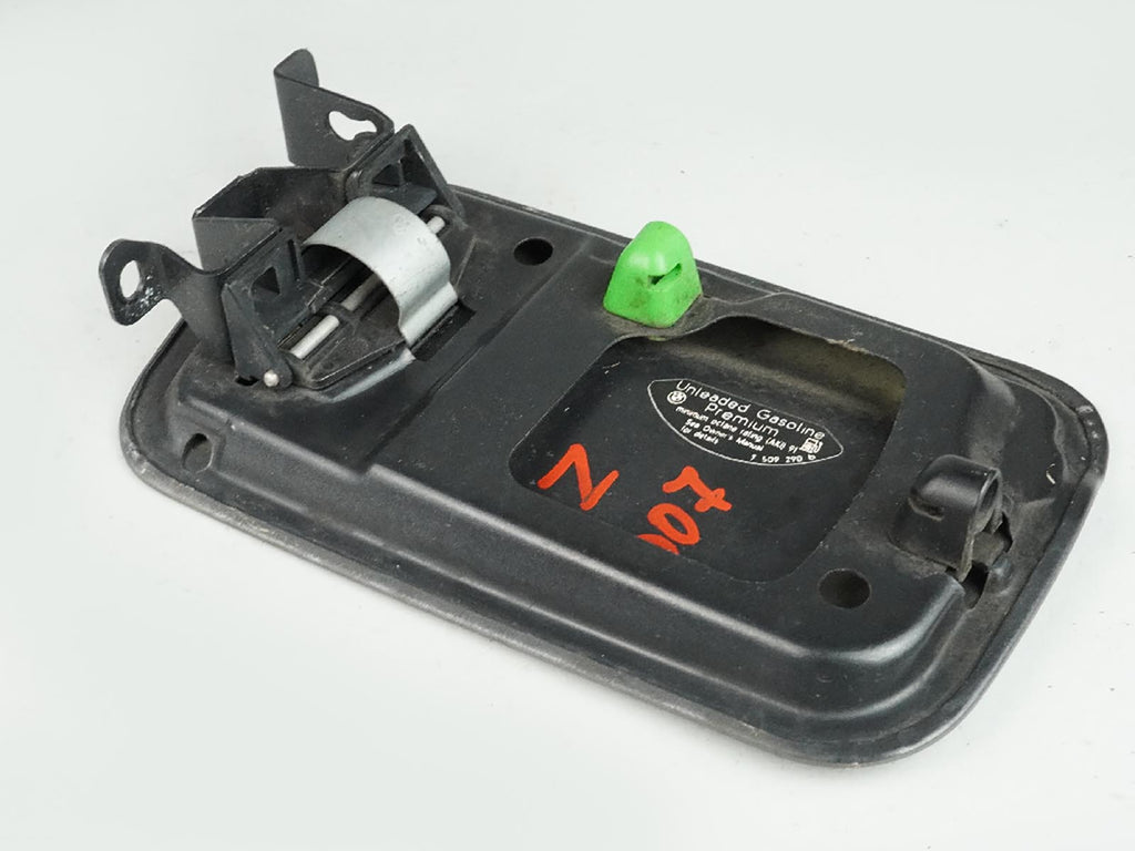  2000 - 2006 Bmw X5 E53 Fuel Filler Lid Cover Door Gasoline Petrol Tank 7509290, used