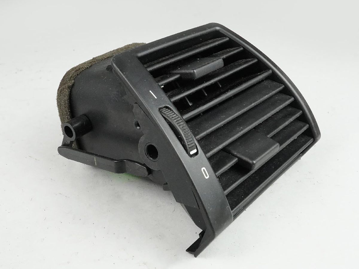 2004 - 2005 Bmw X5 E53 Ac Heater Air Vent Grille Dashboard Rh Passenger OEM