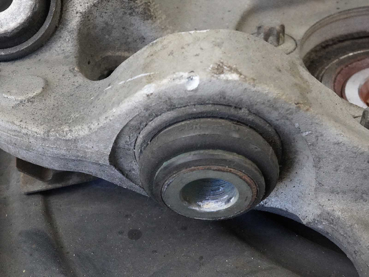 2003-2010 Audi A8 D3 Spindle Knuckle Hub Rear Passenger Right RH 4E0505436 OEM