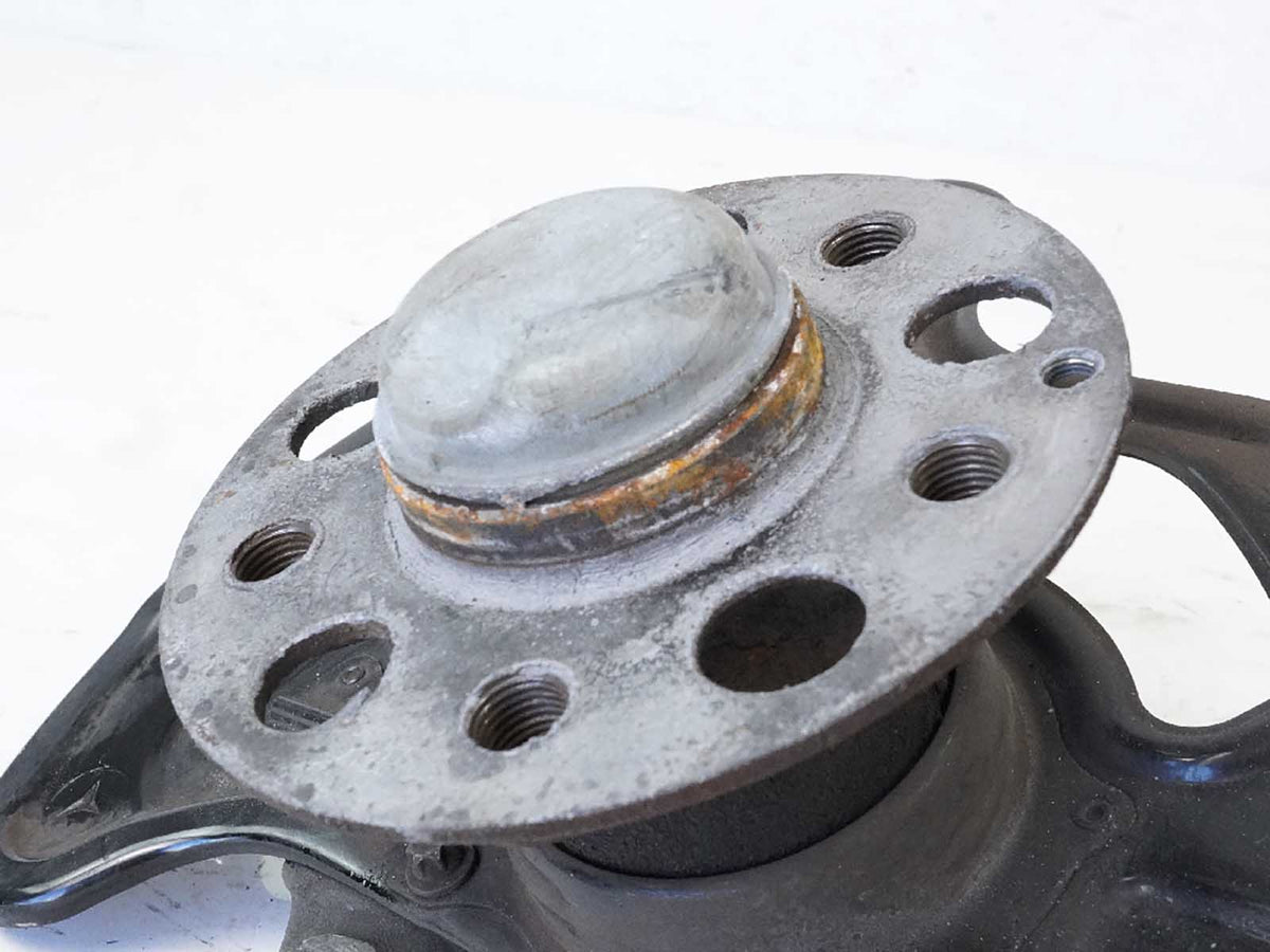 2010 - 2017 Mercedes Benz E Class C207 Spindle Knuckle Hub Front Driver Left OEM