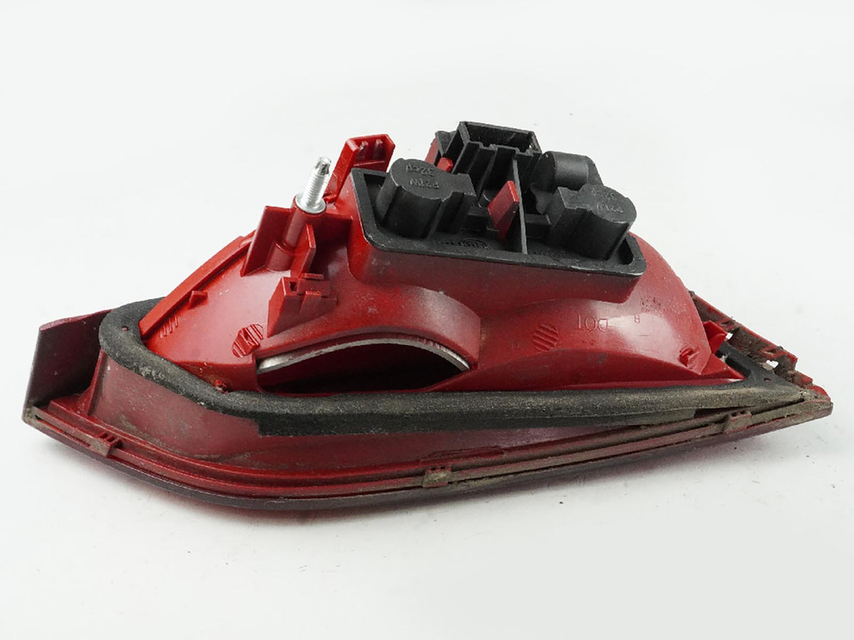 2009 - 2012 Audi A4 B8 Sedan Tail Light Brake Lamp Lid Incandescent Bulb Rh