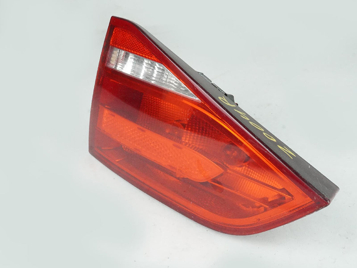 2009 - 2012 Audi A4 B8 Sedan Tail Light Brake Lamp Lid Incandescent Bulb Rh