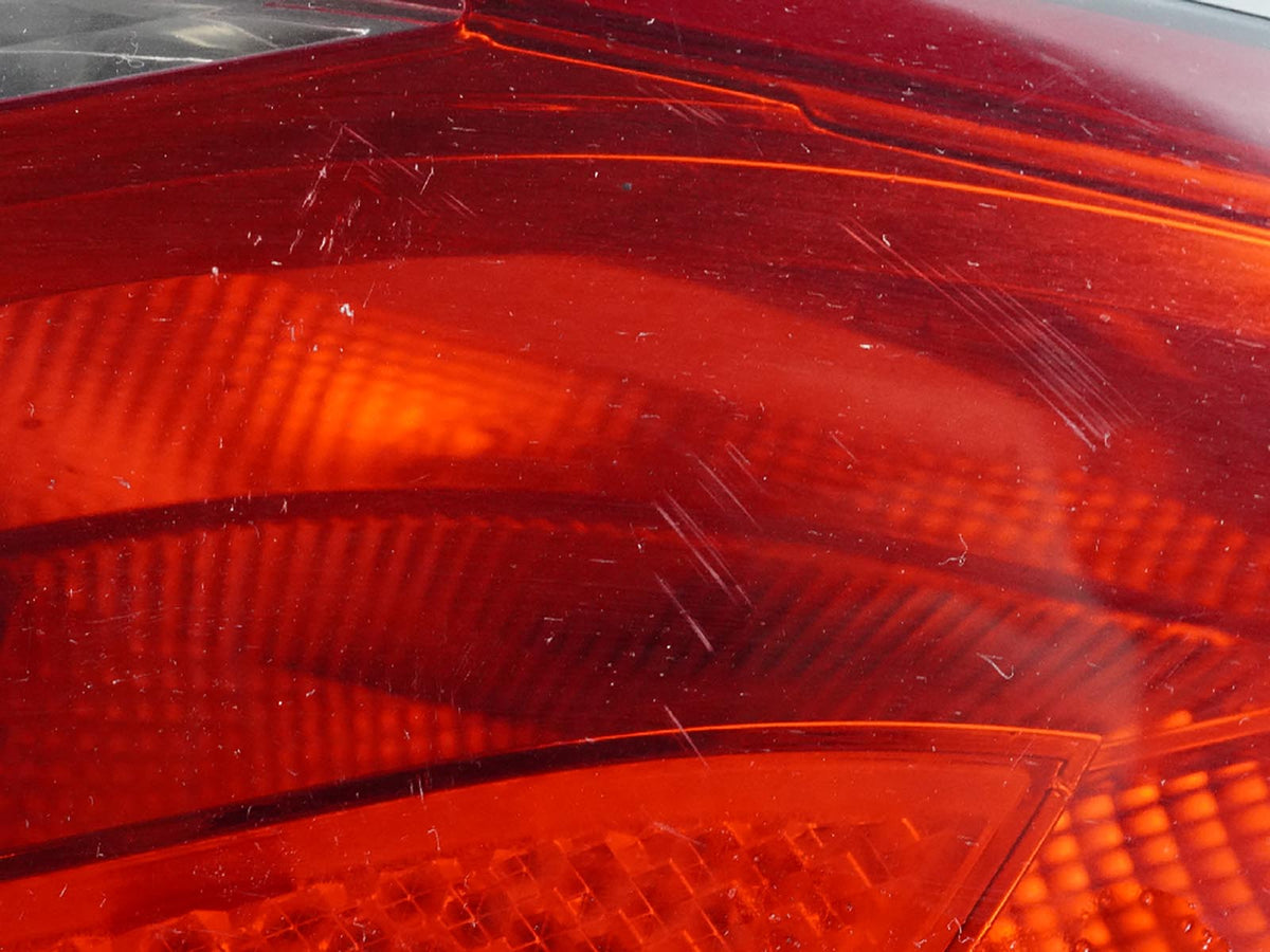2009 - 2012 Audi A4 B8 Sedan Tail Light Brake Lamp Lid Incandescent Bulb Rh