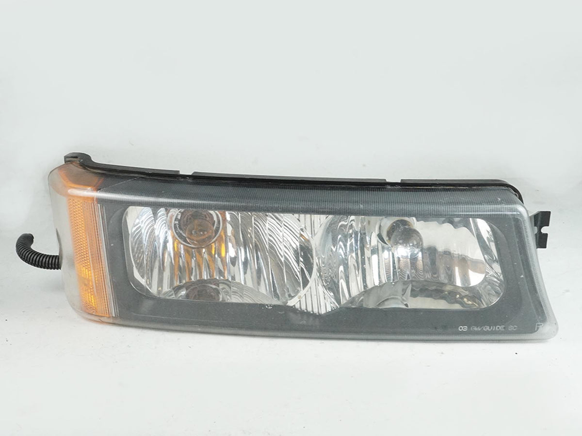 2003 - 2004 Chevrolet Silverado 1500 2500 3500 Headlight Lamp Halogen Rh OEM