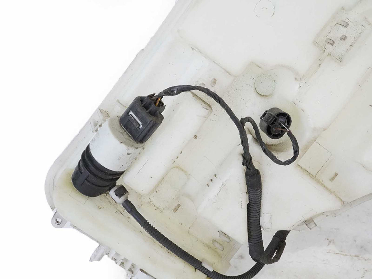 2012 - 2018 Bmw 3 Series F30 Washer Reservoir Windshield Window 7297495 OEM