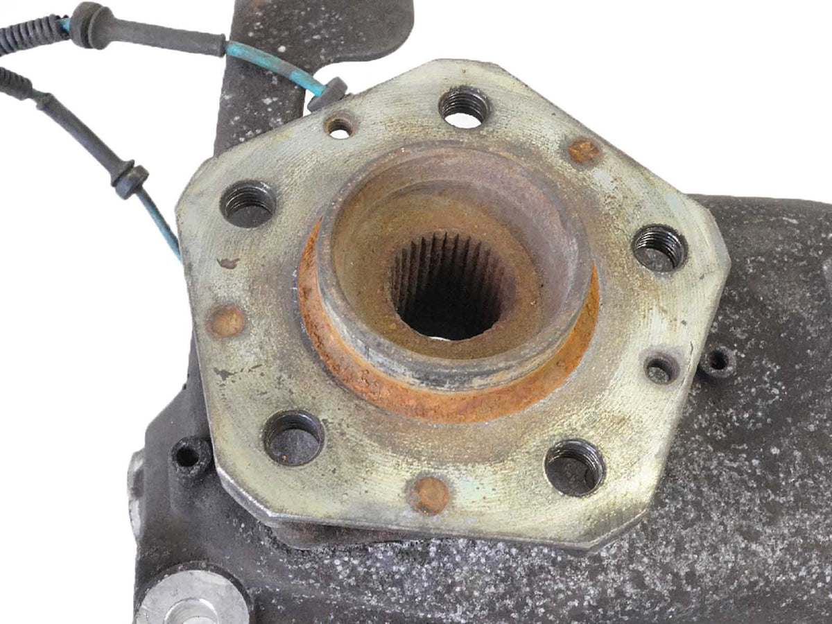 2003 - 2010 Maserati QuaTTroporte M139 Spindle Hub Knuckle Front Right Side OEM