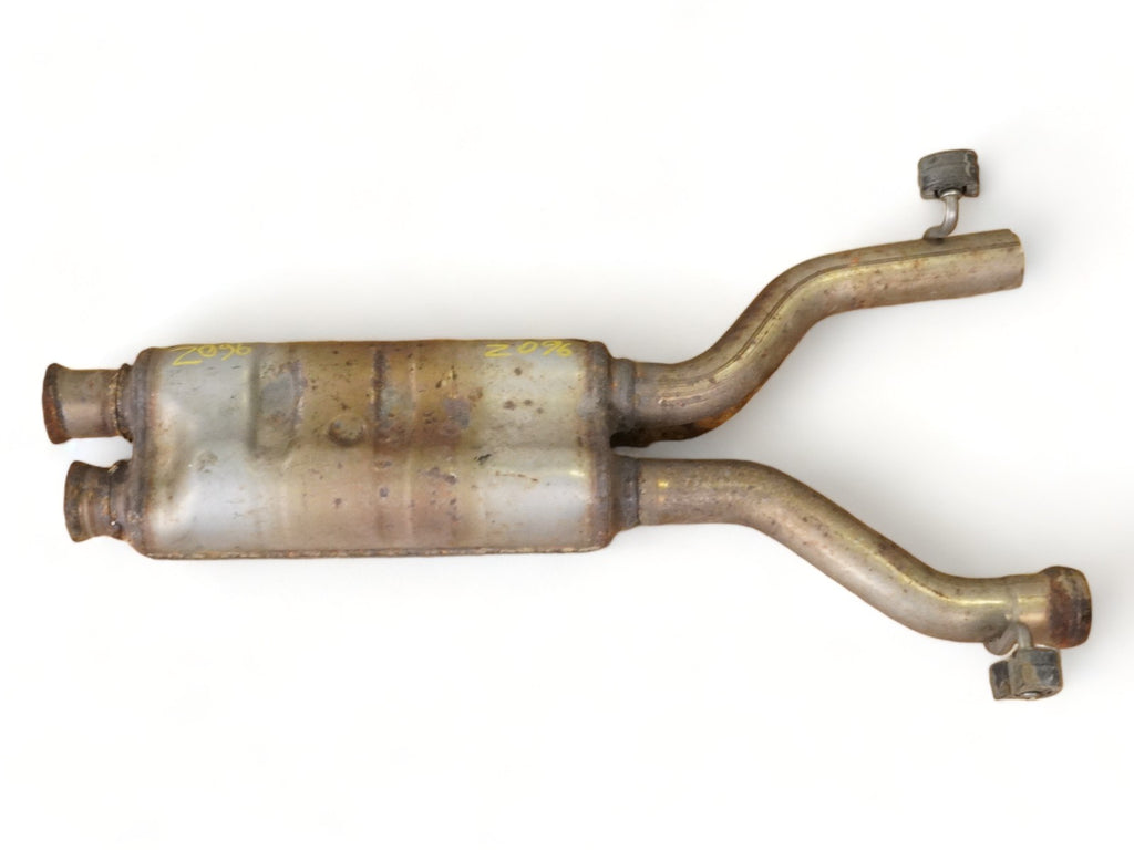  2012 - 2015 Mercedes Benz C Class W204 C350 Exhaust Muffler Silencer Center OEM, used