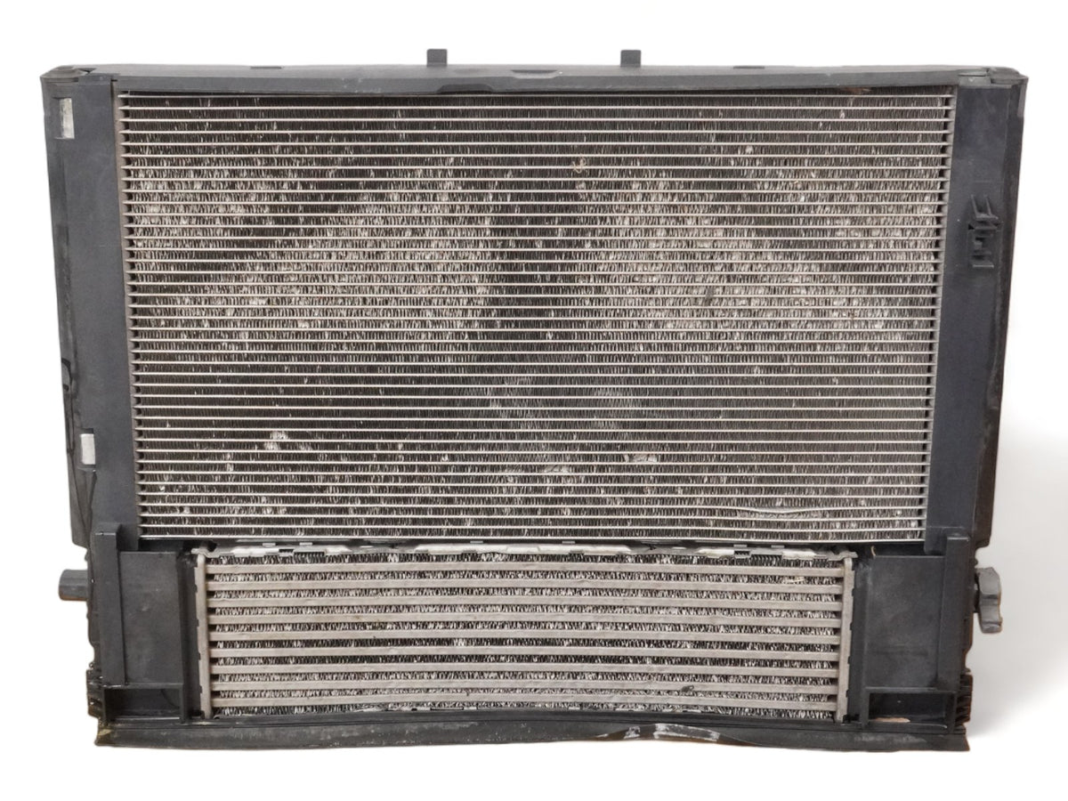 2012 - 2018 Bmw 3 Series F30 320I Radiator Condenser Fan Shroud Motor Coolant