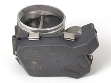 Load image into Gallery viewer, 2007 - 2010 BMW X5 E70 3.0L THROTTLE BODY VALVE ENGINE MOTOR UNIT 75561180 OEM, used