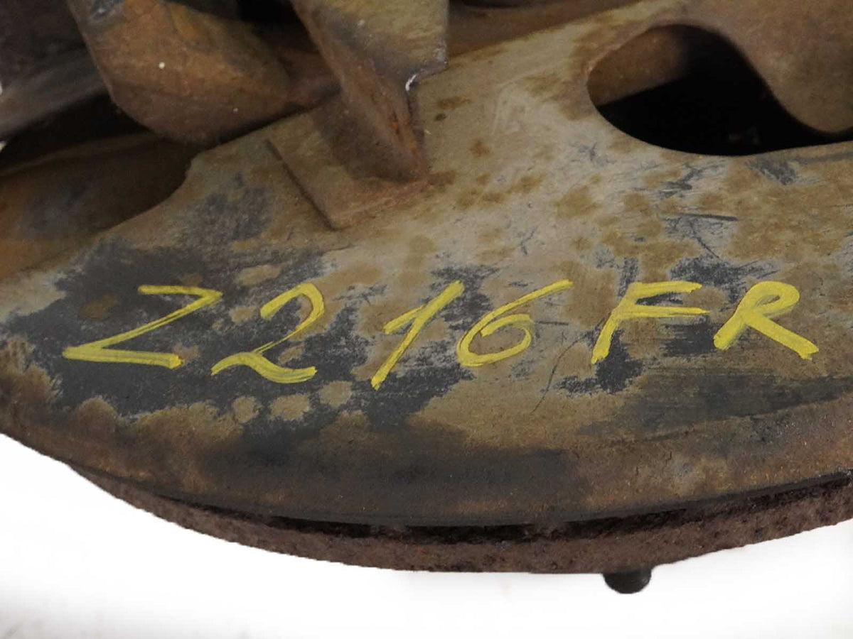 79-88 Jaguar XJS He Spindle Knuckle Hub Front Passenger Right Side CAC1100 OEM