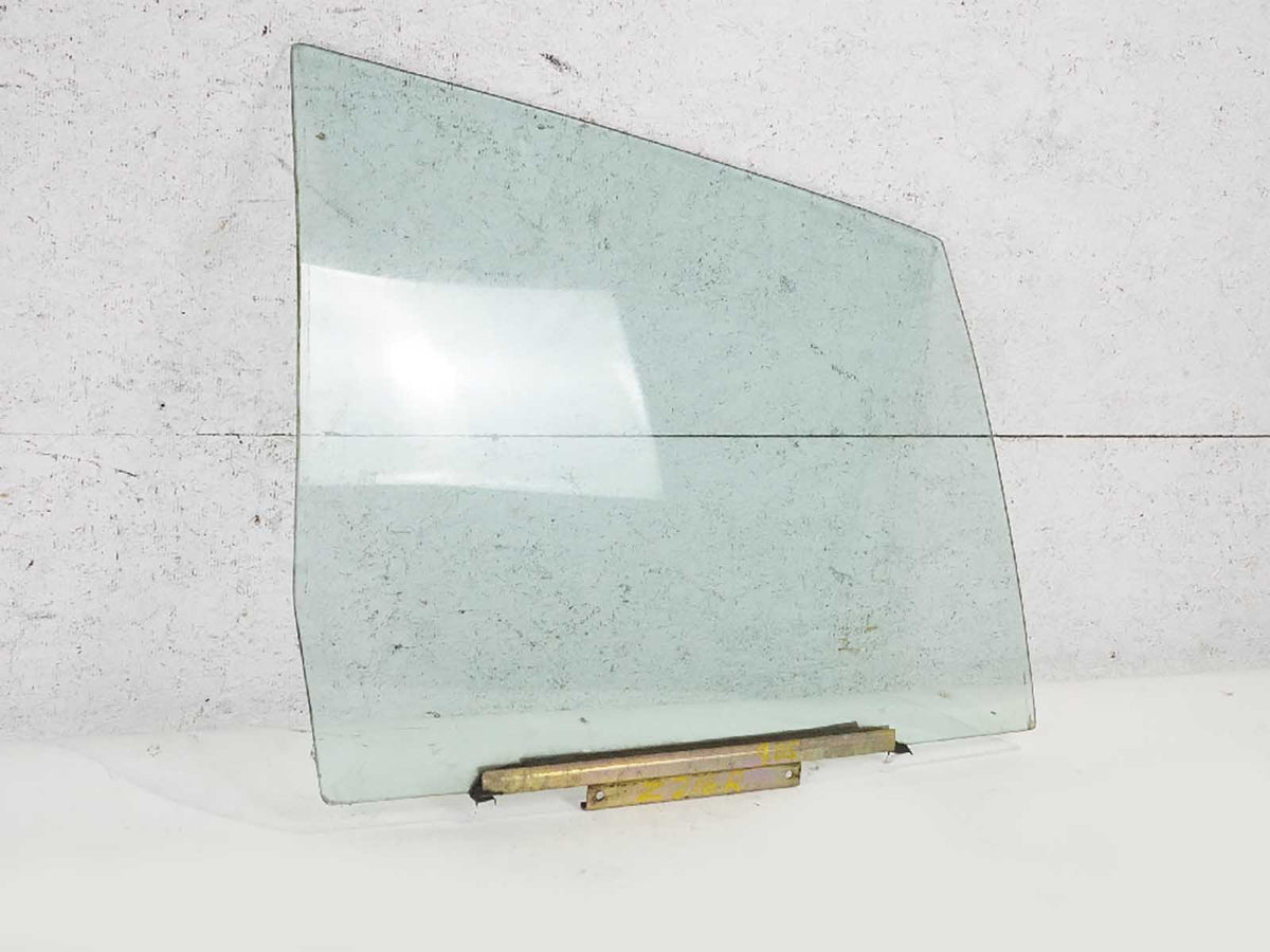 1976 - 1991 Jaguar XJS HE Coupe Glass Door Window Front Passenger FD04037GT OEM