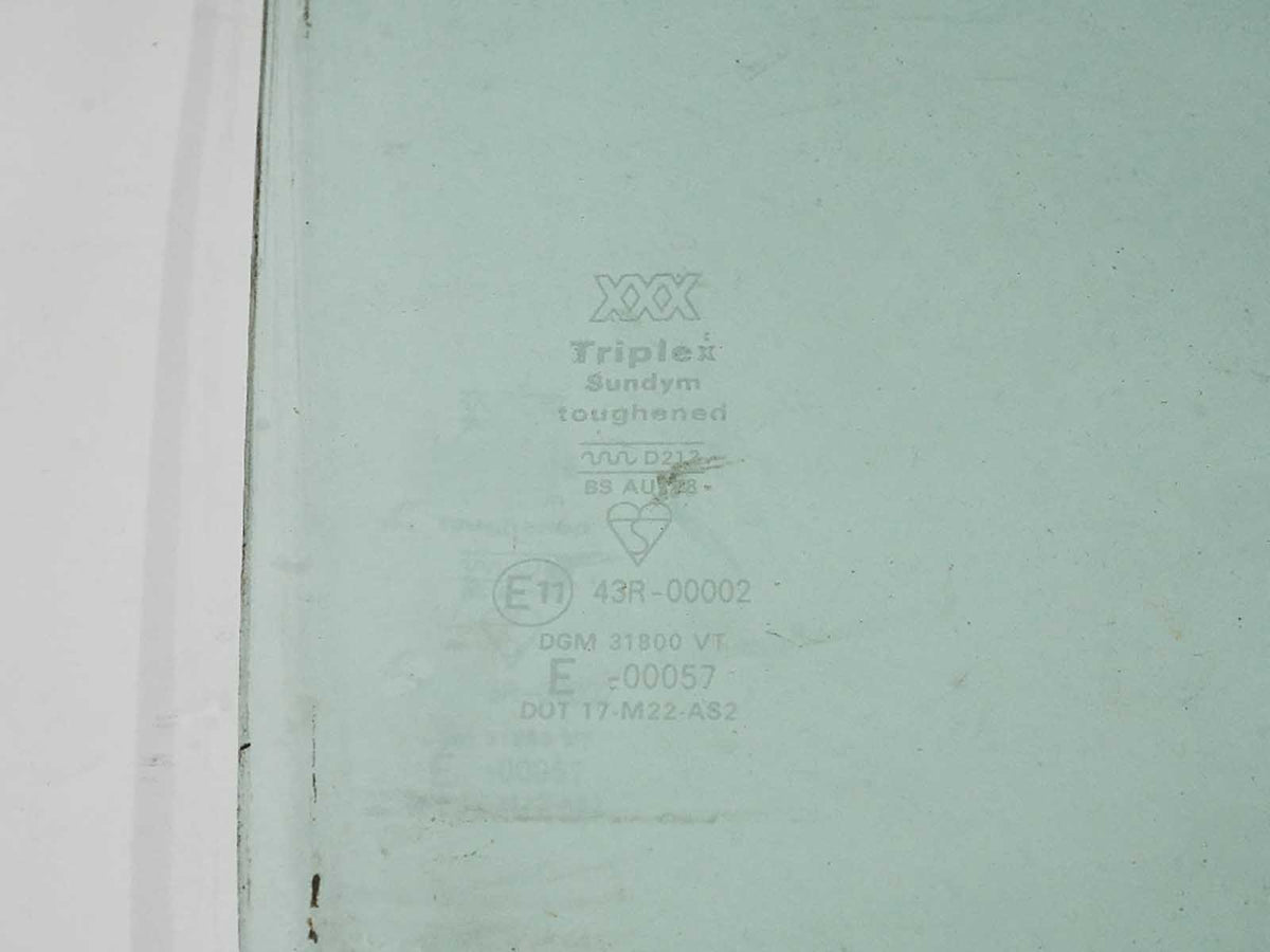 1976 - 1991 Jaguar XJS HE Coupe Glass Door Window Front Passenger FD04037GT OEM