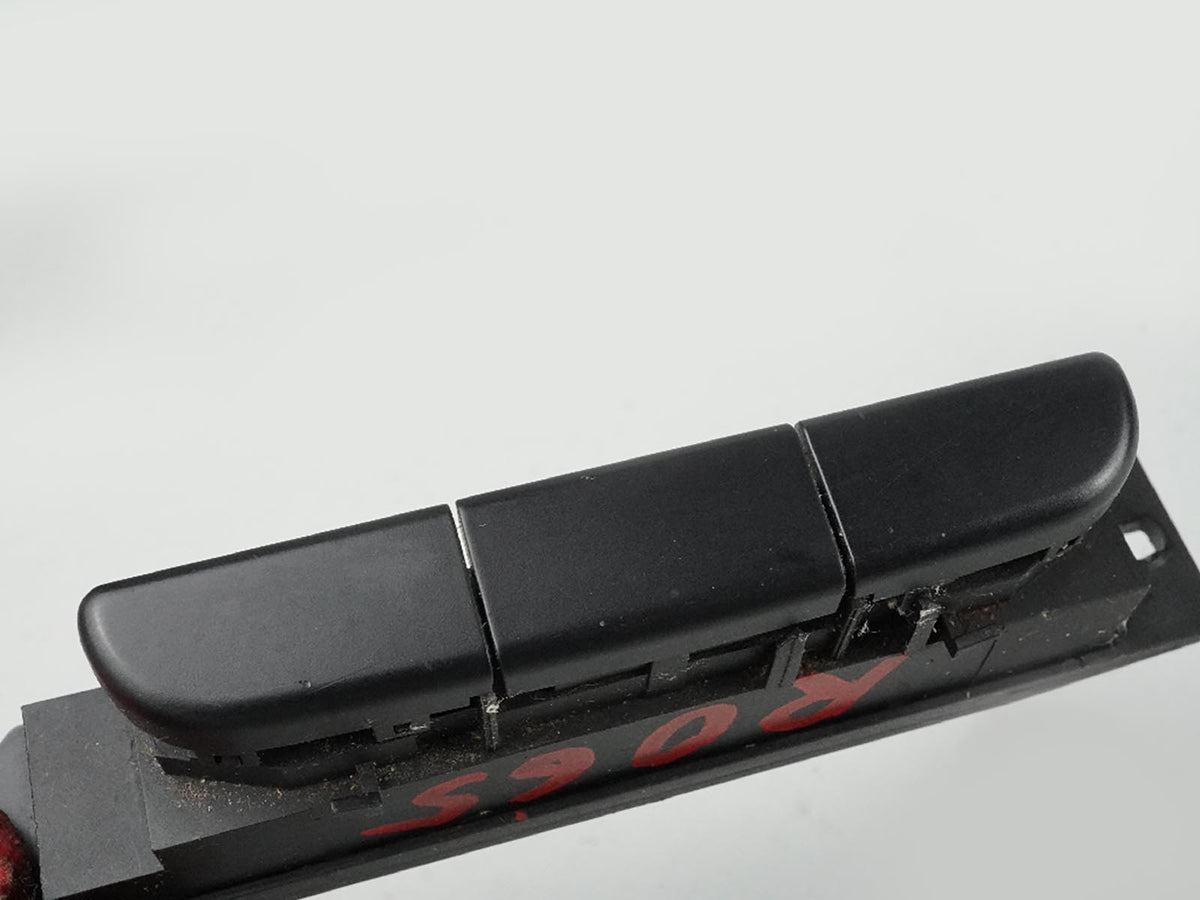 2003 - 2006 Mercedes Benz Sl500 R230 Console Center Blank Filler 2308207710