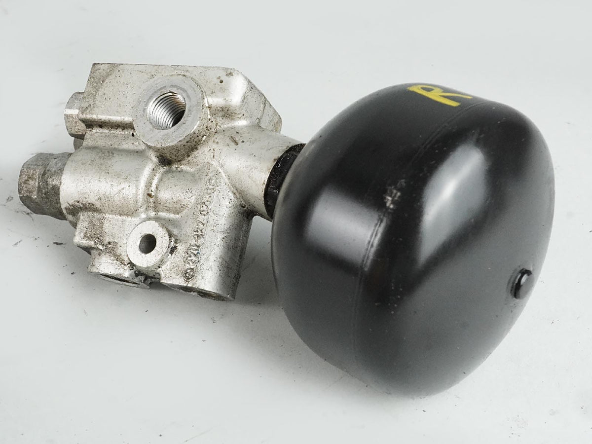 2003 - 2006 Mercedes Benz Sl Class R230 Abc Valve Suspension Pressure Relief OEM