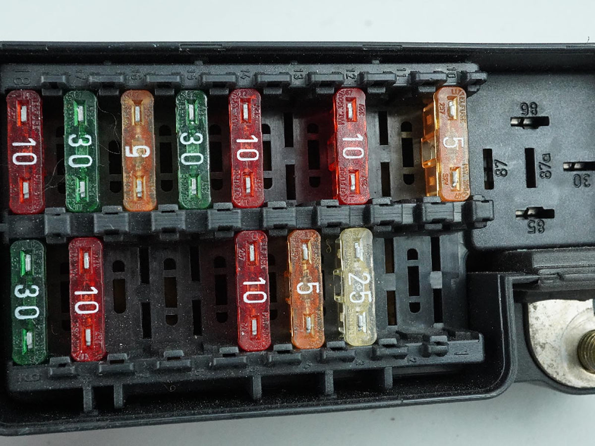 1997 Jaguar XK8 X100 4.0L Fuse Relay Box Engine Compartment Junction Block Front