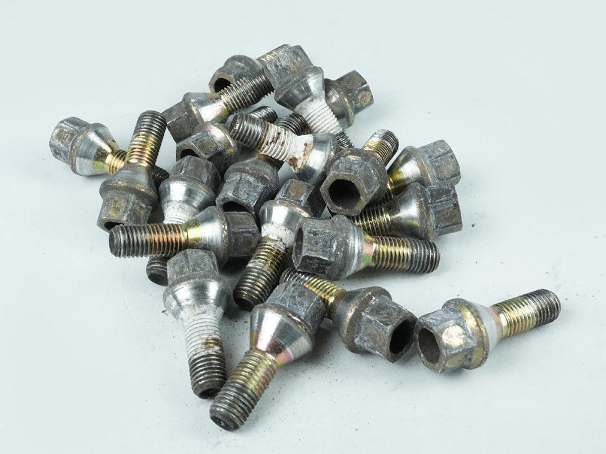1997 - 2000 Bmw 5 Series E39 Nug Luts Bolts Standard Wheel Set Of 20 OEM