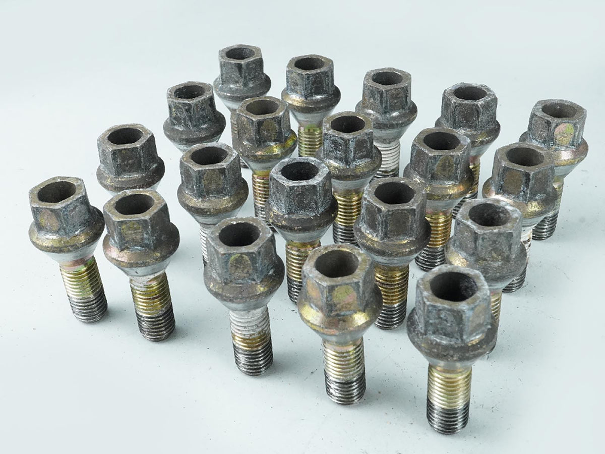 1997 - 2000 Bmw 5 Series E39 Nug Luts Bolts Standard Wheel Set Of 20 OEM