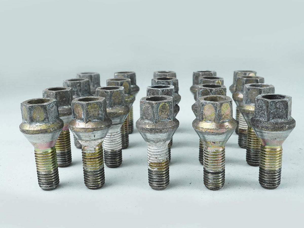 1997 - 2000 Bmw 5 Series E39 Nug Luts Bolts Standard Wheel Set Of 20 OEM