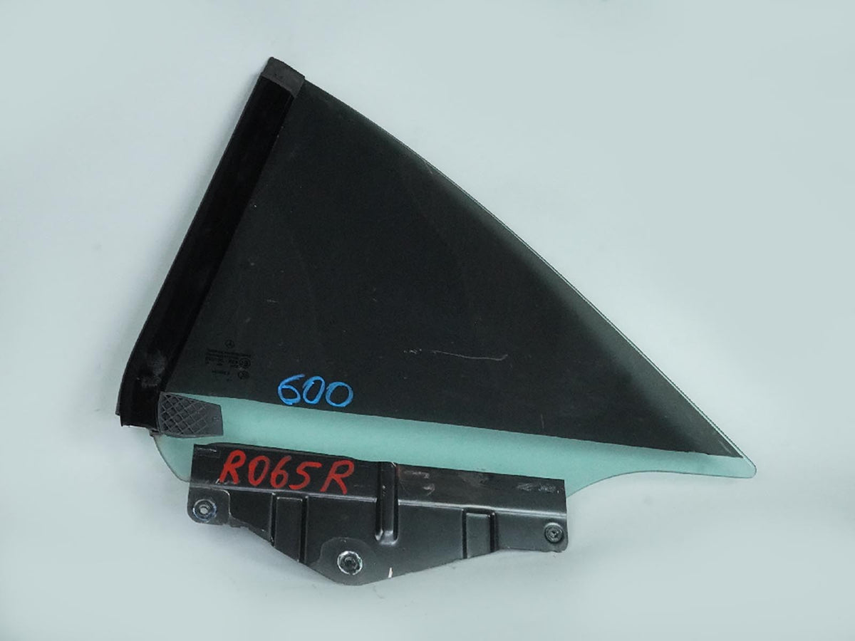 03-12 Mercedes SL500 SL600 SL55 R230 Quarter Glass Window Rear RH 2306700210 OEM