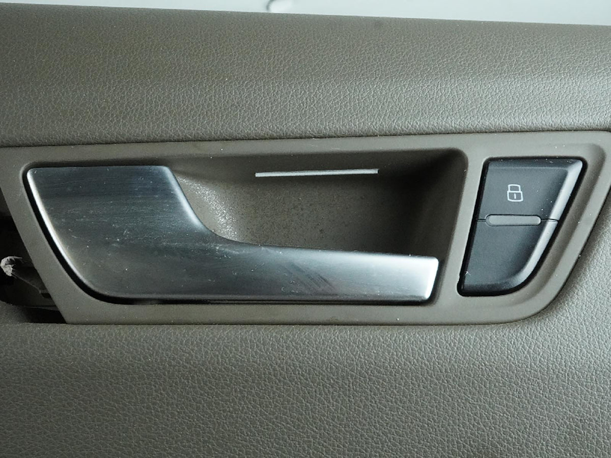 2009 - 2012 Audi Q5 8R Door Panel Cover Interior Handle Window Switch Rear Left