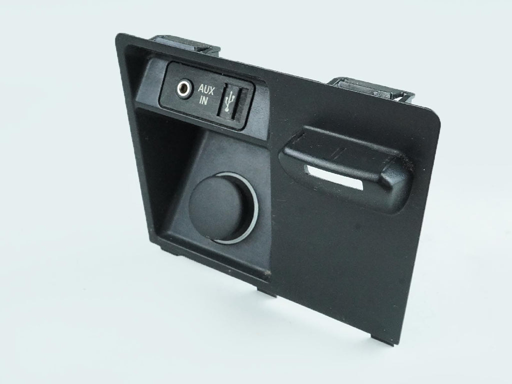  2007 - 2013 BMW X5 E70 4.4L CONSOLE CENTER POWER OUTLET AUX SOCKET COVER OEM, used