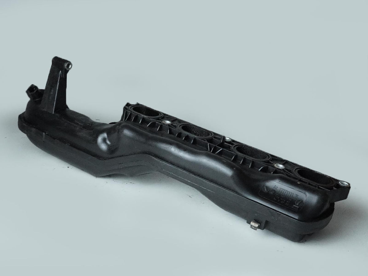 2011-2013 BMW X5 X6 E70 E71 xDrive50I 4.4 Twin Turbo Engine Intake Manifold RH