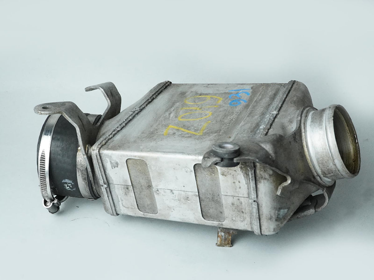 2011 - 2016 Bmw X5 X6 E70 E71 4.4L Twin Turbo Intercooler Engine Motor Left OEM