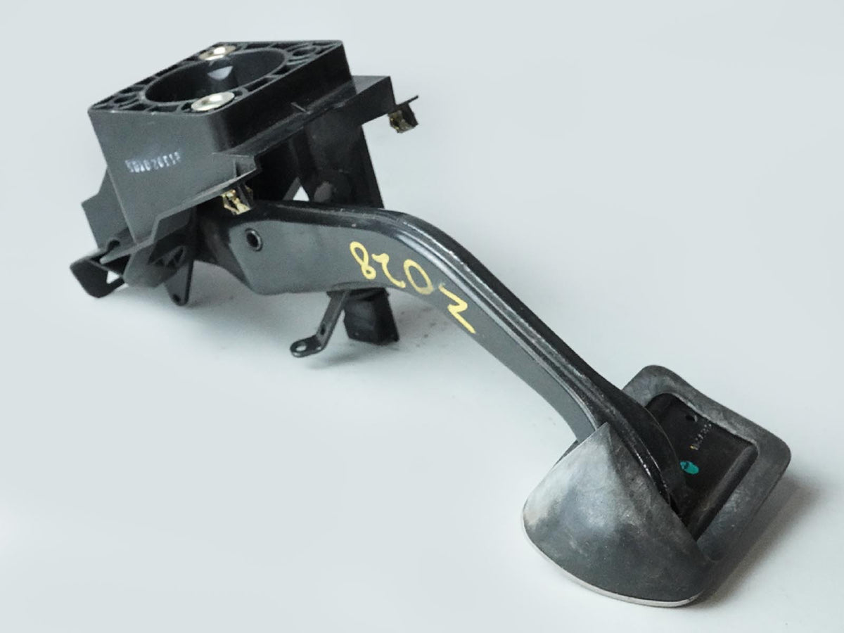 2003 - 2008 Mercedes Benz Sl Class R230 Sl500 Amg Parking Brake Pedal Stop OEM