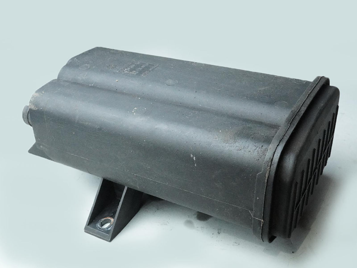 2004 - 2006 Bmw X5 E53 4.4L 4.8L Fuel Vapor Evaporator Charcoal Canister OEM