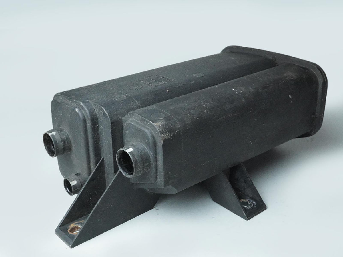 2004 - 2006 Bmw X5 E53 4.4L 4.8L Fuel Vapor Evaporator Charcoal Canister OEM