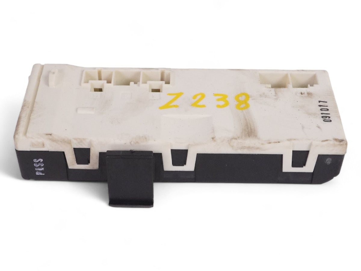 2007 - 2013 Mercedes S Class W221 Trunk Release Remote Open Close Cotrol Module