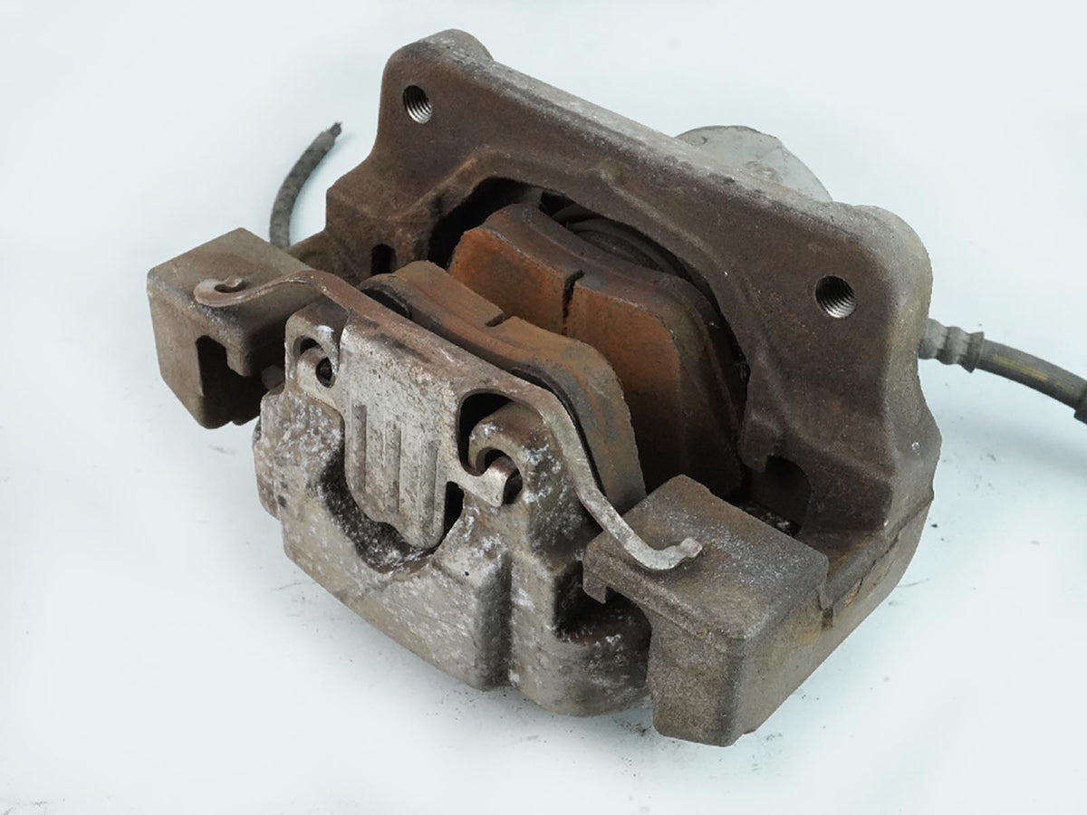 2011 - 2016 Bmw 5 Series F10 Xdrive Caliper Brake W Pads Front Driver Left OEM