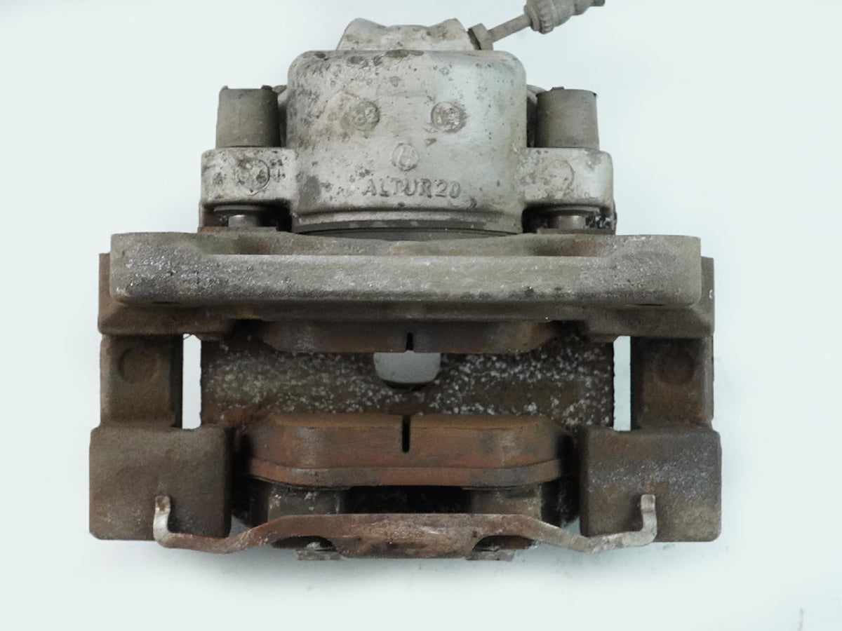 2011 - 2016 Bmw 5 Series F10 Xdrive Caliper Brake W Pads Front Driver Left OEM