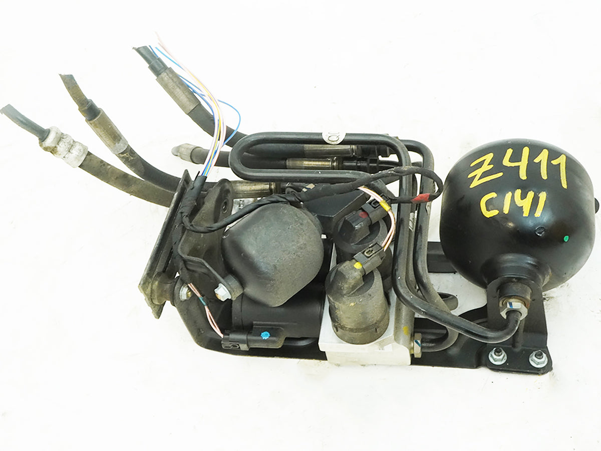 03-06 Mercedes SL500 SL600 R230 Suspension ABC Hydraulic Valve 2203200358 OEM