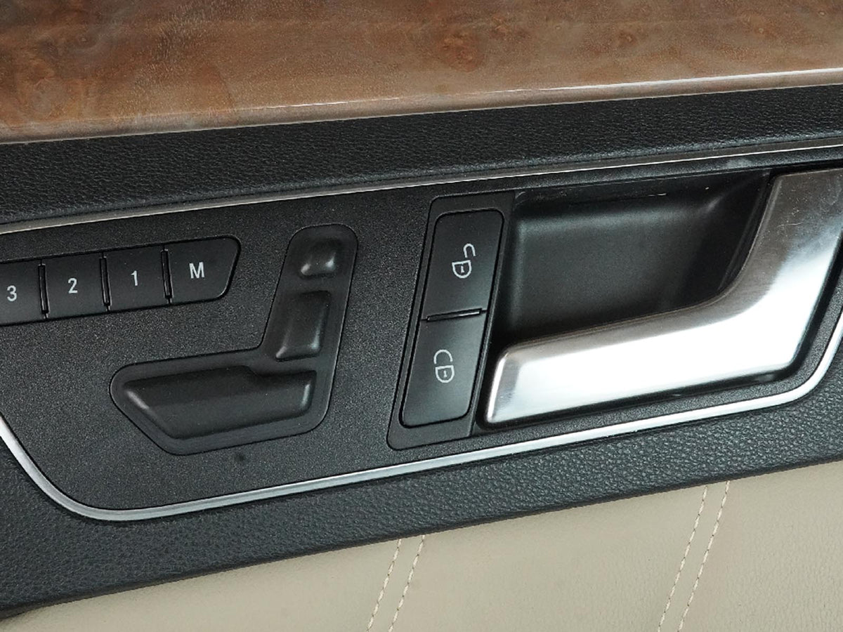 2010 - 2013 Mercedes Benz E W212 Door Panel Inner Seat Window Handle Front Right