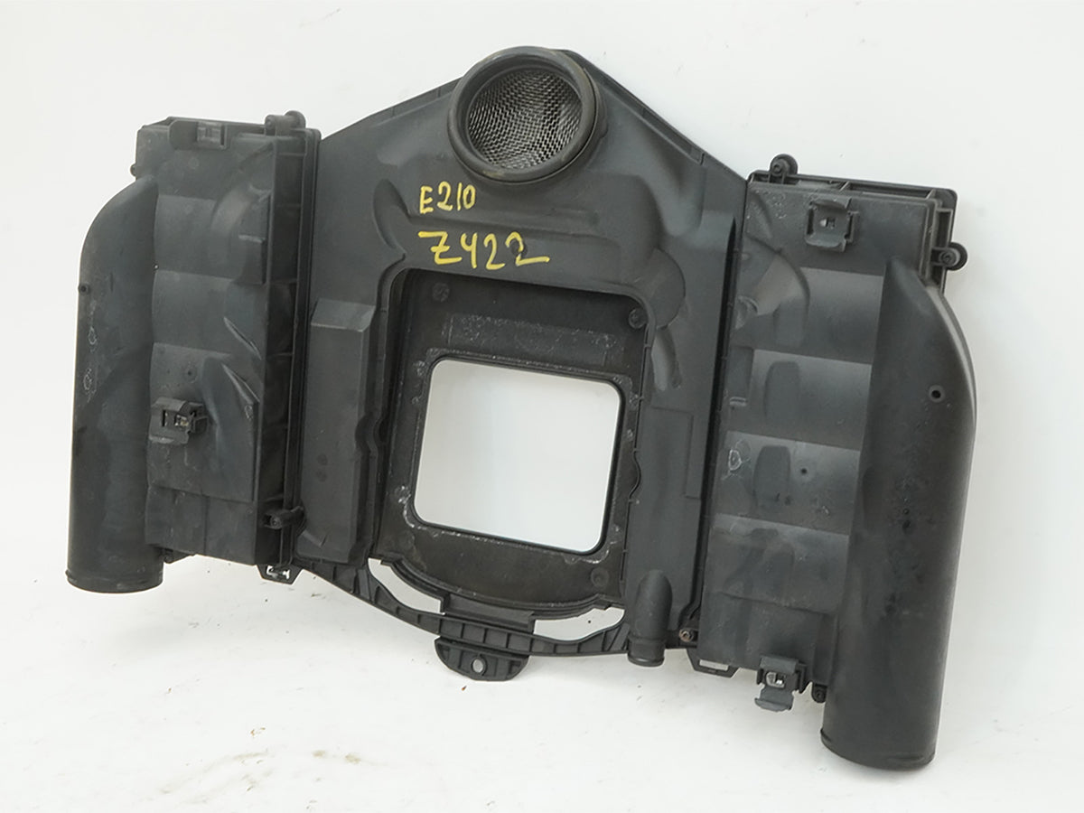 2010-2011 Mercedes E350 C207 Air Intake Cleaner Filter Box Cover A1120940004 OEM
