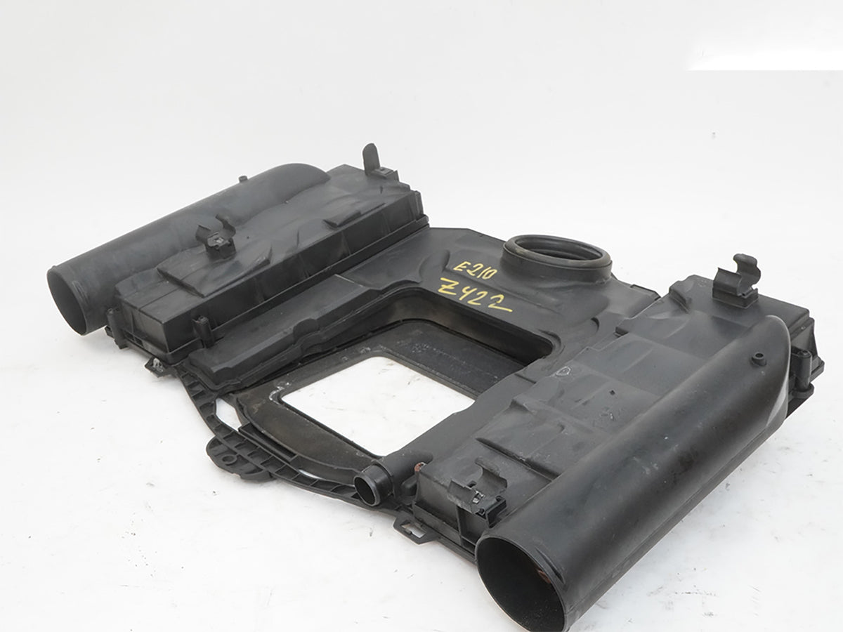 2010-2011 Mercedes E350 C207 Air Intake Cleaner Filter Box Cover A1120940004 OEM