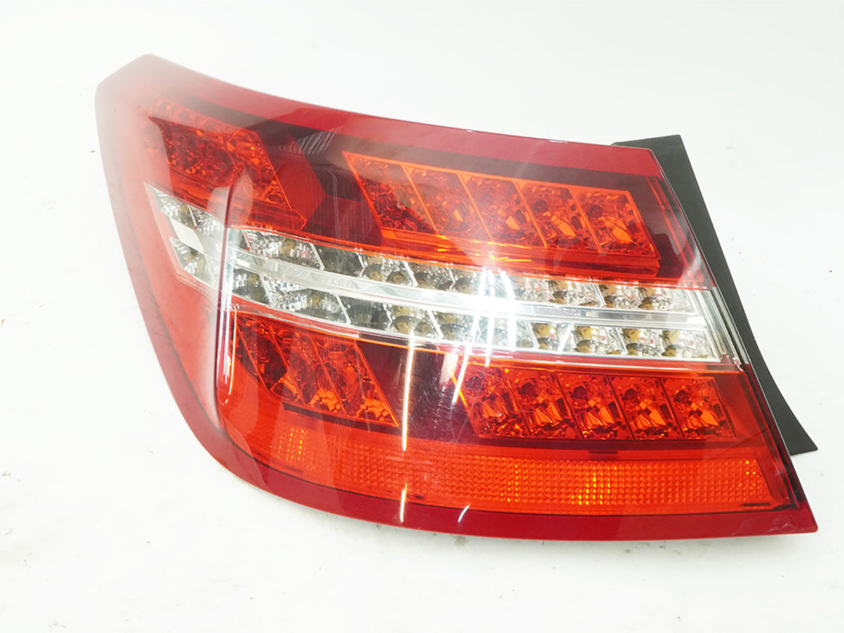 10-13 Mercedes E350 E550 C207 Taillight Lamp Quarter Rear Left 2078200564 OEM
