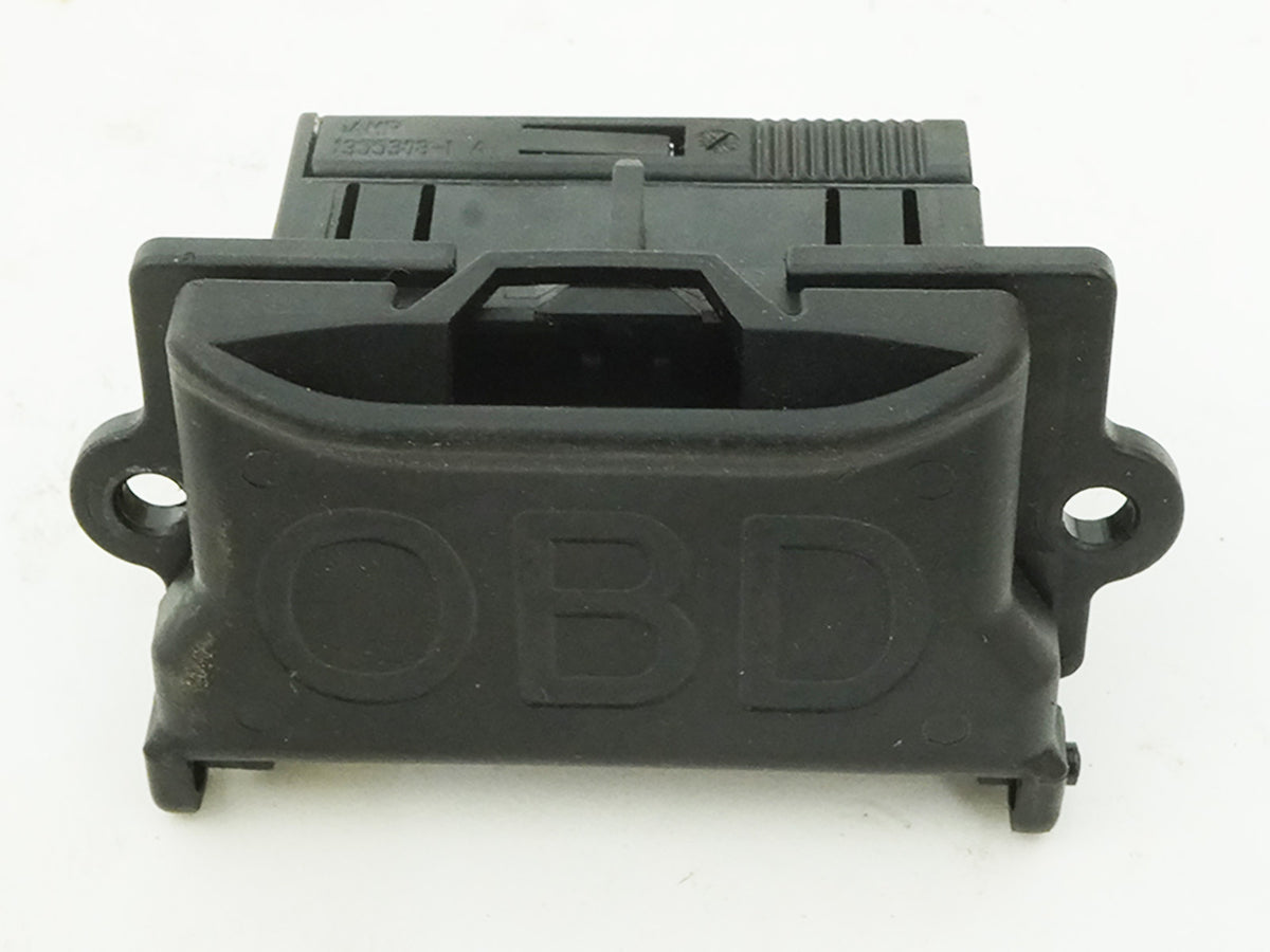 10-17 Mercedes E350 E550 W207 OBD Diagnostic Plug Switch Unit 2025402373 OEM