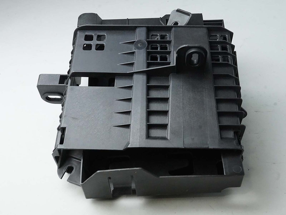 2009 - 2012 Audi Q5 8R Bracket Support Sound Audio Amplifier 8R0035209A OEM