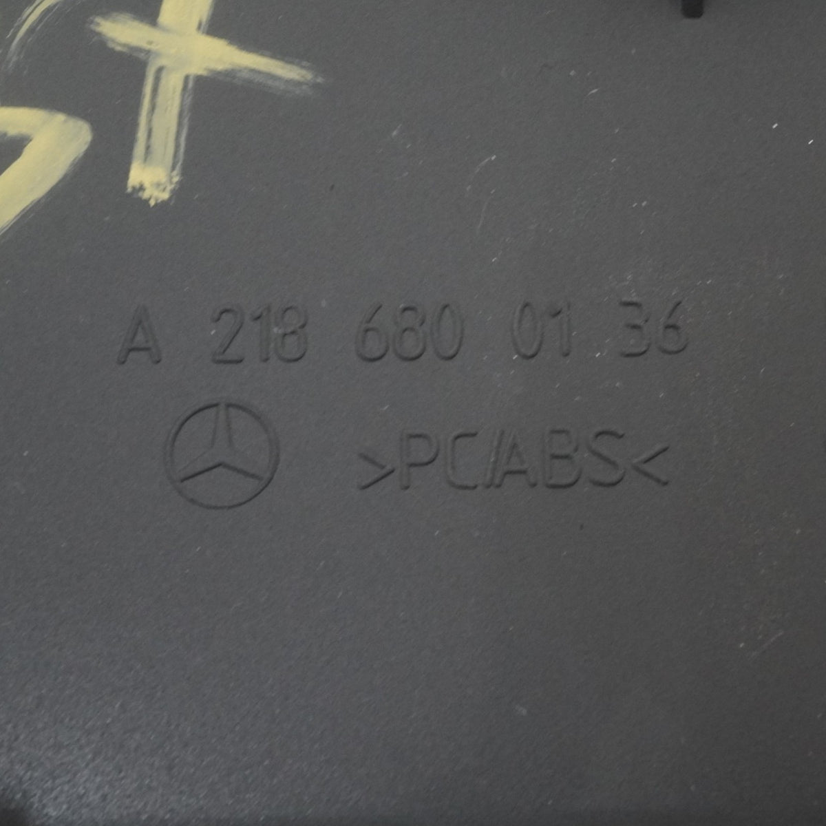 12-14 Mercedes CLS550 CLS63 C218 Dashboard Display Screen Trim A2186800136 OEM
