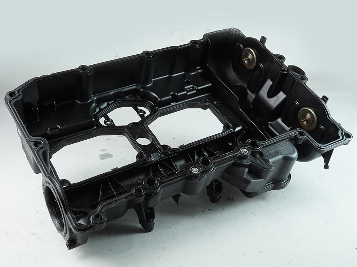 2012 - 2016 Bmw 5 Series F10 528Xi 2.0L Valve Cover Engine Motor 11127588412