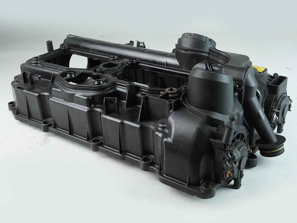 2012 - 2016 Bmw 5 Series F10 528Xi 2.0L Valve Cover Engine Motor 11127588412