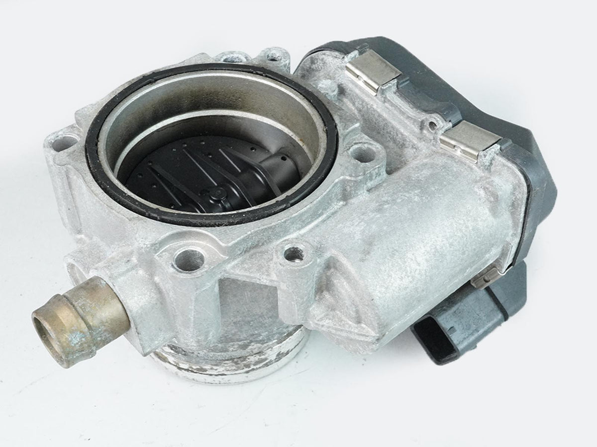 2012 - 2016 Bmw 5 Series F10 528Ix 2.0L ThroTTle Body Valve  A2C53355204 OEM
