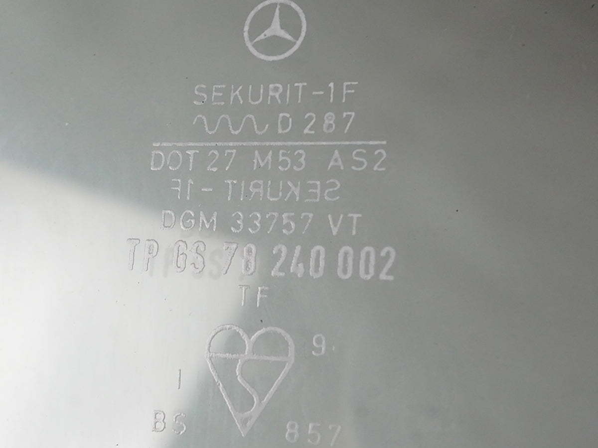 72-80 Mercedes 450SLC R107 Door Glass Window Front Passenger 1077201518 OEM